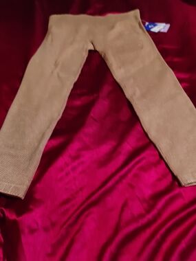 NWTsize large Tan Ribbed Leggings